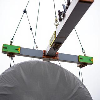 Spreader bar rigging for balanced lift